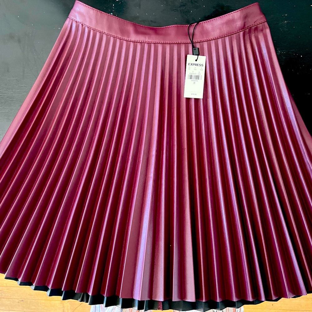 Burgandy faux leather skirt NWT